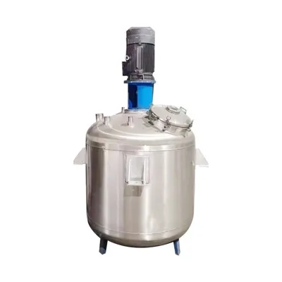 Care este rolul unui separator de solide într-un sistem de reactoare chimice?